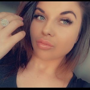 Meet your Posher, Natasha